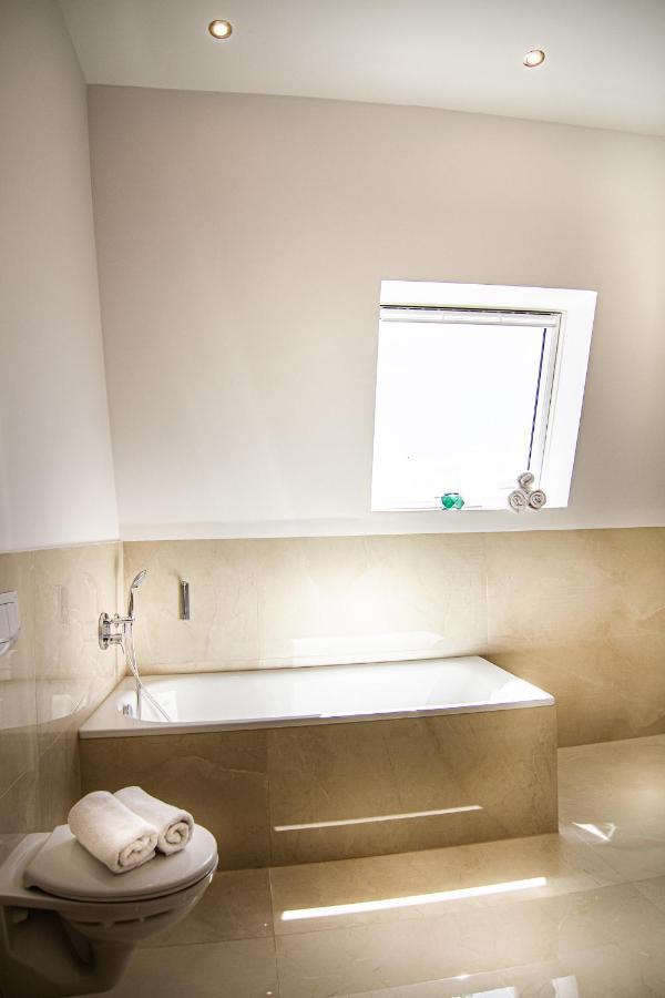 Sleep Inn Wehrhahn Suites Дюселдорф Екстериор снимка